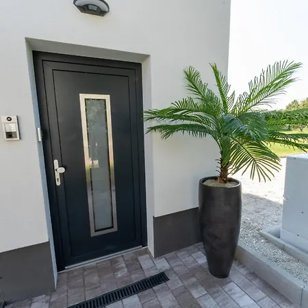 Golden Oasis Free Private Parking Apartment Ljubljana Exterior photo